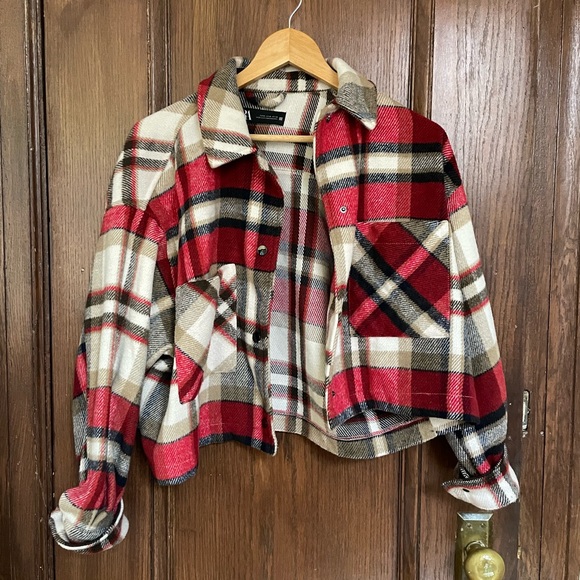 Cropped Plaid Shacket - Picture 1 of 3